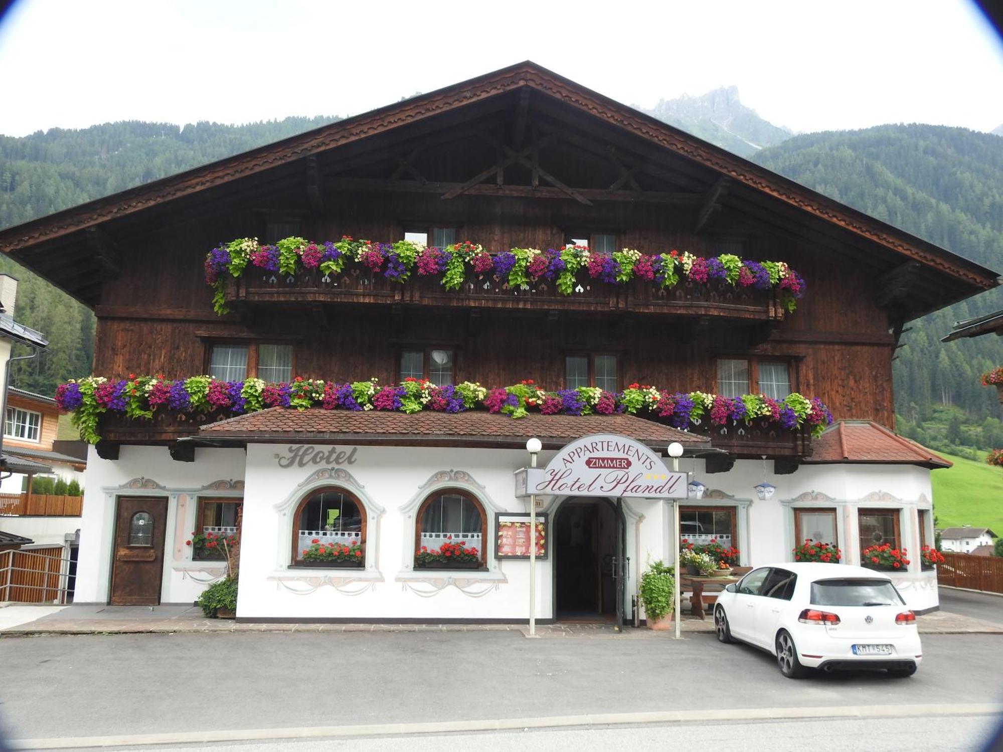 Hotel Garni Pfandl Neustift im Stubaital Exterior foto